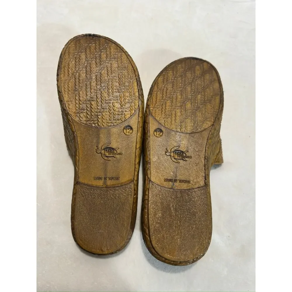 Pali Hawaii Unisex Classic Jandals Sandals 12 Lt. Brown Textured 2 Strap Sliders
